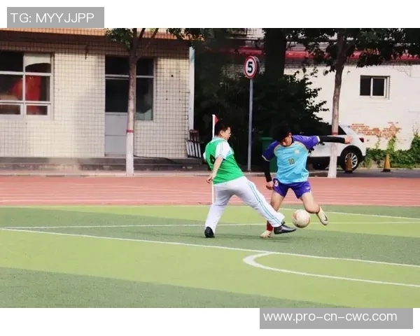 足球的魅力超越场地限制探索无边界的运动精神